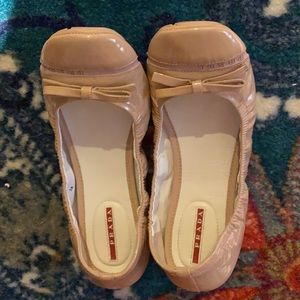 PRADA TRAVEL FLATS BEAUTIFUL CONDITION BEIGE